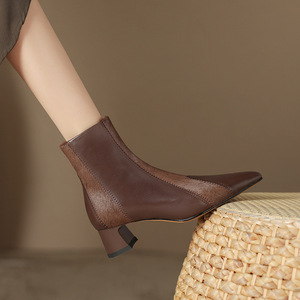 Stivali da Donna Autunno-Inverno di Alta Qualità in Pelle Bovina e Crine di Cavallo Fatti a Mano Stivaletti Retrò da Donna - Product Image 3