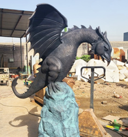 Grande sculpture extérieure de dragon Fengshui à patine en bronze peint en vert à vendre