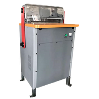 Machine à poinçonner et à relier le calendrier de taille A3