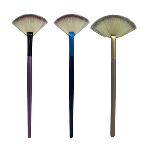 Brosse en éventail pour fibre <span class=keywords><strong>de</strong></span> nettoyage en <span class=keywords><strong>mousse</strong></span> faciale Super Soft Mini Spa Salon <span class=keywords><strong>de</strong></span> beauté Esthéticienne Fan Brush - Product Image 5
