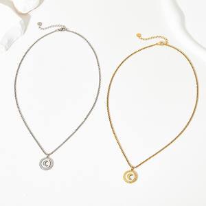 Collier à breloques de créateur de cercle de lune de coquille de perle <span class=keywords><strong>blanche</strong></span> 2023 nouveau style - Product Image 2