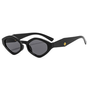 <span class=keywords><strong>Occhiali</strong></span> <span class=keywords><strong>da</strong></span> <span class=keywords><strong>Sole</strong></span> di Design Unisex Eleganti 2025 con Protezione UV400 Poligonali alla Moda Personalizzati Vintage <span class=keywords><strong>da</strong></span> <span class=keywords><strong>Donna</strong></span> - Product Image 5
