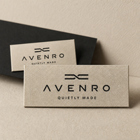 Étiquettes personnalisées pour vêtements destinées aux détaillants de mode, étiquettes en tissu à coudre avec une typographie soignée, identification des vêtements pour l'emballage en magasin
