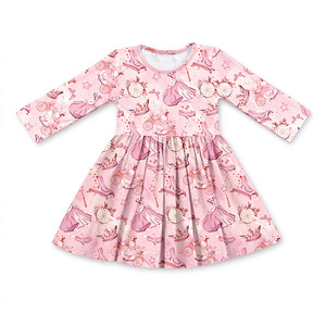 Robe imprimée en soie de lait pour filles, motif mignon appareil photo et princesse rose, robe tourbillon à manches longues / tenue jupe à bretelles pour filles - Product Image 2