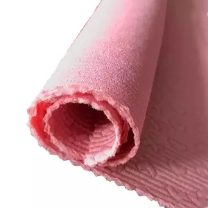 Roze Unieke Textiel Custom Hart Patronen Effen Kleur Jacquard Gewatteerde Polyester Gebreide Stoffen Voor Kinderen Kleding