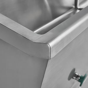 Lavandino Chirurgico MT MEDICAL Moderno e Resistente in Acciaio Inox con Sensore a Infrarossi per Piedi/Ginocchia per Ospedali/Cliniche - Product Image 2