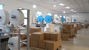 Masker Medis Bedah Sekali Pakai 3 Lapis Nonwoven TIPE IIR Masker Wajah Gigi Masker Pelindung untuk Penggunaan Sehari-hari - Product Image 5