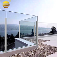 Rampe de balcon et design en verre, escalier en verre moderne, rampe de balcon sans cadre, balustrades, mains courantes, système de rampe en verre