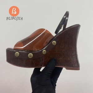 2024 женская обувь на платформе с пряжками женские прозрачные туфли-лодочки из ПВХ на высокой танкетке Босоножки под платье с металлическими заклепками - Product Image 4