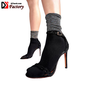 <span class=keywords><strong>Calcetines</strong></span> Lurex brillantes personalizados al por mayor hilos metálicos fabricante <span class=keywords><strong>mujer</strong></span> <span class=keywords><strong>brillo</strong></span> plata brillante moda transpirable <span class=keywords><strong>brillo</strong></span> - Product Image 3