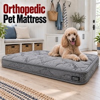 Matelas orthopédique pour chien avec étiquette tissée personnalisée et dessus matelassé gris pour la vente au détail de literie