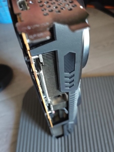 GPU para Juegos RX 9070 XT con 16GB de Memoria de Video GDDR6 y Sistema de Refrigeración de Triple Ventilador - Product Image 3