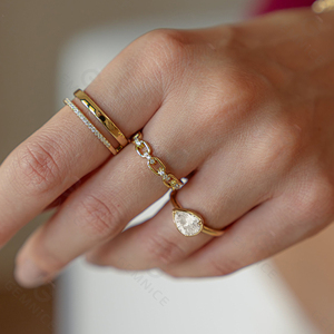 Gemnel - Juego de Joyería de Plata de Ley 925 con Diseño Minimalista, Collar con Colgante de Zirconia en Forma de Pera y Anillo - Product Image 4