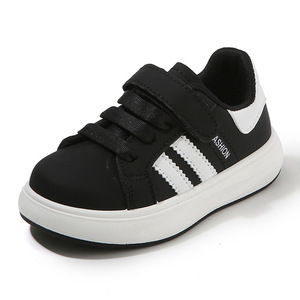 Scarpe Unisex per Bambini <span class=keywords><strong>McQueen</strong></span>, Nuova Collezione Primavera/Autunno 2026, Sneakers <span class=keywords><strong>Bianche</strong></span> Traspiranti e Leggere con Chiusura in Velcro e Suola in PVC - Product Image 5