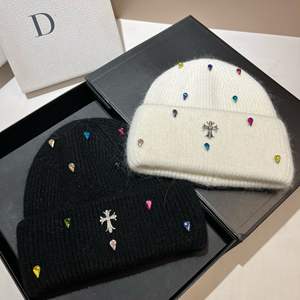 À la mode Paris Croix Lumière De Luxe <span class=keywords><strong>Angora</strong></span> <span class=keywords><strong>Lapin</strong></span> Fourrure Hiver Fuzzy Bonnet Tricoté avec Strass - Product Image 1