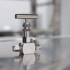 Raccord d'instrumentation à double ferrule Lok Needle 400 UNS N04400 Femelle-Mâle 6000 psi haute pression pour applications marines - Product Image 3