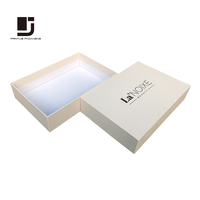 Boîtes d'expédition d'emballage de luxe pour t-shirt personnalisées boîtes d'emballage en carton en papier pour t-shirt pour emballage de cadeau