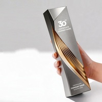 Trophée en cristal personnalisé avec gravure de texte, Employé d'Excellence, impression 3D, trophée en résine grise haut de gamme