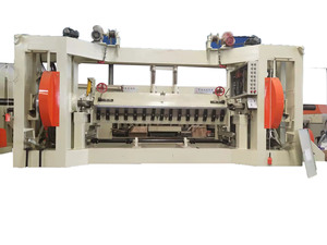 0.1-0.3 Machine d'épluchage de placage de visage de bouleau Russie tour d'épluchage de placage de broche de bûche de <span class=keywords><strong>bois</strong></span> pour la ligne de Production de contreplaqué - Product Image 2