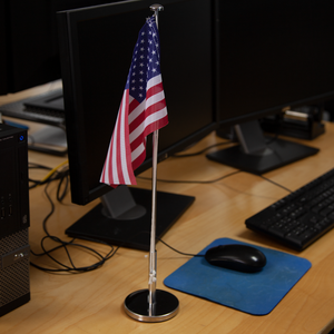 कस्टम मिनी हाथ में छड़ी झंडा छोटे डेस्क झंडे ज्वलंत रंग फीका प्रतिरोधी टेबल फ्लैग खड़े हो जाओ - Product Image 5