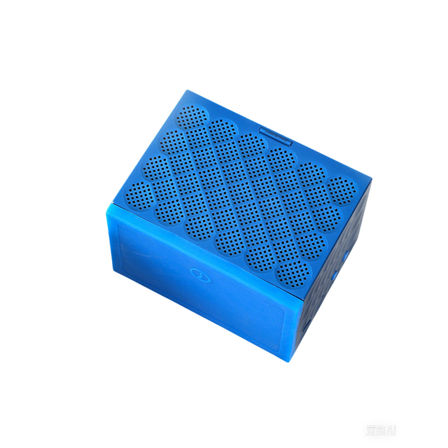 Factory Wholesale Ultra-Portable Type-C 5.3 Bluetooth Speaker Aluminum ABS 28.9W Output Big Pro Sound Punchy Bass 20-Hour