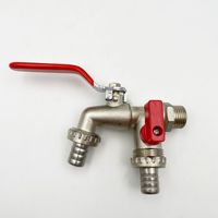 Grifo de Dos Vías con Control Independiente y Entrada de Rosca Externa para Distribución de Agua Multiusos