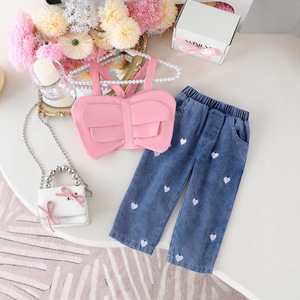 ชุดเสื้อผ้าเด็กผู้หญิงสำหรับฤดูร้อน ชุดลำลอง เสื้อกั๊กผูกโบว์สีพื้น กางเกงยีนส์ลายหัวใจ สำหรับเด็กวัยเตาะแตะ ชุดสองชิ้น - Product Image 1