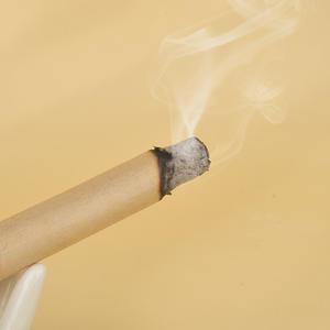 Bastoncini di <span class=keywords><strong>Moxa</strong></span> 60:1 18*200mm Realizzati con Artemisia Naturale di Alta Qualità, che Forniscono Calore Delicato e Filo di Artemisia Invecchiato. - Product Image 4