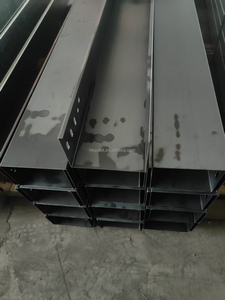 Goulotte de câblage industrielle en acier galvanisé à chaud ventilée/perforée pour la pose de câbles de construction et de fils électriques - Product Image 4