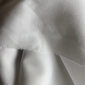 ผ้าโพลีเอสเตอร์ผ้าขนแกะไมโครไฟเบอร์สีขาวสิ่งทอใช้ในบ้านโรงงานจีน - Product Image 4