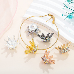 Breloque en alliage 3D en forme de couronne avec strass pour la fabrication de bijoux DIY, accessoire Printemps 2024, origine Yiwu - Product Image 4