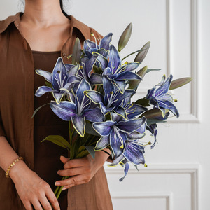 Bouquet de lys artificiels bleu lac, 3 têtes, style nordique, décoration intérieure, accessoires de mariage - Product Image 1
