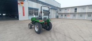 Mini tracteur agricole 4x4 à quatre roues motrices avec embrayage double action 30 et direction hydraulique avant - Product Image 2