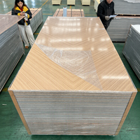 Panneau mural en fibre de bambou au design moderne, imitation bois, résistant à l'humidité et imperméable, panneau mural en PVC pour la décoration intérieure