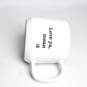 <span class=keywords><strong>Taza</strong></span> <span class=keywords><strong>de</strong></span> cerámica <span class=keywords><strong>blanca</strong></span> <span class=keywords><strong>de</strong></span> 17 onzas <span class=keywords><strong>con</strong></span> <span class=keywords><strong>interior</strong></span> <span class=keywords><strong>de</strong></span> menta suave, que agrega una dosis <span class=keywords><strong>de</strong></span> amor a sus descansos diarios para café o té - Product Image 2