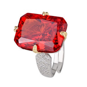 Bagues en cuivre plaqué or de haute qualité, écologiques, avec pierre rectangulaire en zircon rouge 15*20mm, pour un usage quotidien saisissant - Product Image 1