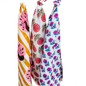Lot de serviettes en tissu imprimées à la main pour la maison, la cuisine, la salle à manger, les fêtes - Product Image 1