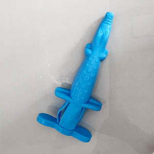 Apoya la importación y exportación transfronteriza. Adecuado para el cuidado transfronterizo. Modelo de cocodrilo de goma suave para adultos, jeringa de cocodrilo - Product Image 1