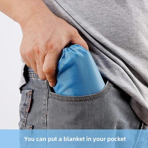 Colchoneta de Camping Ultraligera, Impermeable y Portátil de Poliéster para 1-2 Personas, Ideal para Actividades al Aire Libre, Deportes, Playa, Viajes, Fiestas y Senderismo - Product Image 3