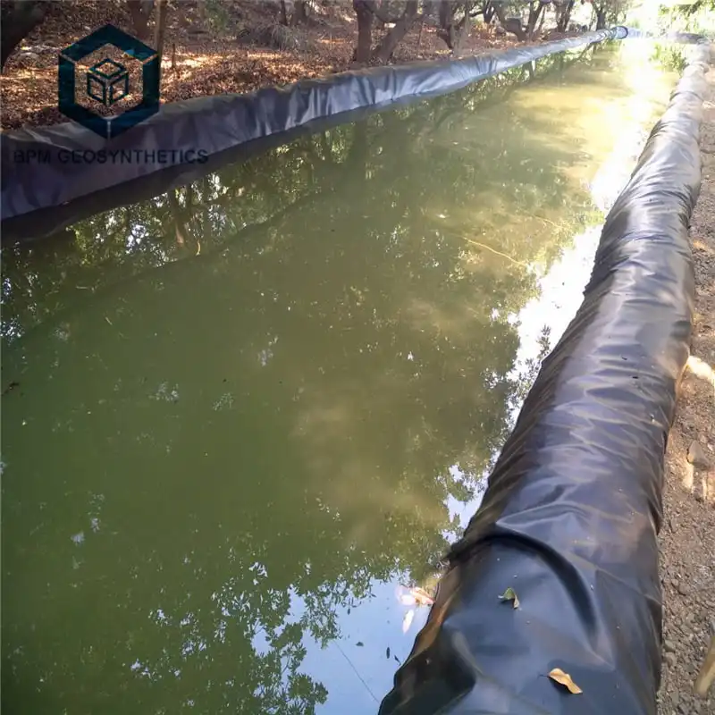 Revêtement de piscine d'irrigation étanche géomembrane lisse PEHD blanc