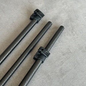 MARCH Precision - Barra Telescópica de Fibra de Carbono de 1.6m con Deslizamiento Suave para Detector de Metales, Ajustable en Longitud, Directo de Fábrica - Product Image 1