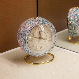 <span class=keywords><strong>Sveglia</strong></span> Silenziosa 10.5X9X5CM, Orologio da Tavolo con Sensore Avanzato, Design Diamantato, Alta Qualità Cromatica per Camera da Letto - Product Image 3