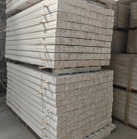 Montant de porte contemporain en bois massif composite PVC Cadre fini avec fenêtre en bois plastique pour usage intérieur dans les supermarchés Garages