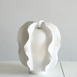 Nouveau vase en céramique de style nordique créatif, blanc, moderne, petit, décoration d'intérieur, design rustique de luxe, finition mate, vase à fleurs pour table - Product Image 2