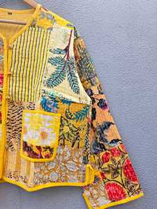 Chaleco Acolchado sin Mangas con Estampado Negro Hecho a Mano en India, Estilo Elegante para Mujer, Regalo para Ella - Product Image 4