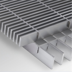Grilles en aluminium légères et durables, <span class=keywords><strong>prix</strong></span> compétitifs, pour passerelles et marches d'escalier en aluminium, idéales pour les allées industrielles et les canaux de drainage. - Product Image 2