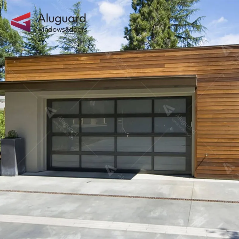 Panneau de verre porte de garage alliage d'aluminium verre dépoli porte de garage coulissante automatique pour villa porte de garage moderne