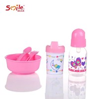 Ensemble de soins pour bébé 5 pièces en PP sans BPA, vente en gros OEM ODM, biberon à débit variable 150 ml, motif imprimé, tasse à jus, cuillère, fourchette, bol