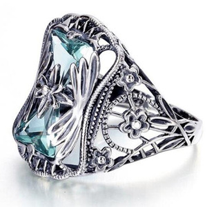 Anello minimalista con pietra triangolare per donna, gioielli geometrici alla moda in stile ufficio - Product Image 2