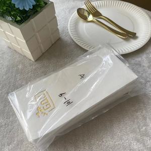 Serviettes de table en papier Airlaid estampées en feuille d'<span class=keywords><strong>or</strong></span>, 1/6 plis 12 "x 17" Essuie-mains jetables pour invités - Product Image 3